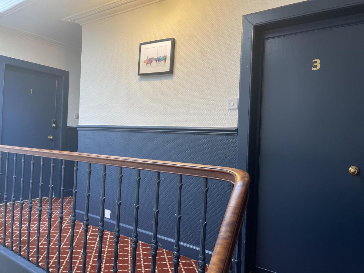 The Kingsview Townhouse - Boutique Hostel エディンバラ エクステリア 写真