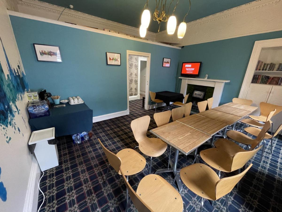 The Kingsview Townhouse - Boutique Hostel エディンバラ エクステリア 写真