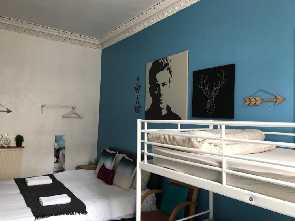 The Kingsview Townhouse - Boutique Hostel エディンバラ エクステリア 写真